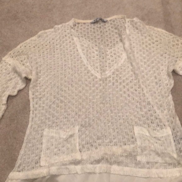 Large White Woven Sweater with Sheer Hemming - Picture 2 of 3